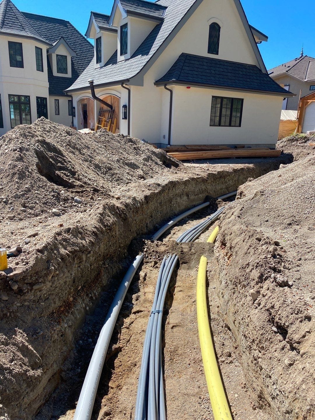 07 Utility trench showing multiple utility lines